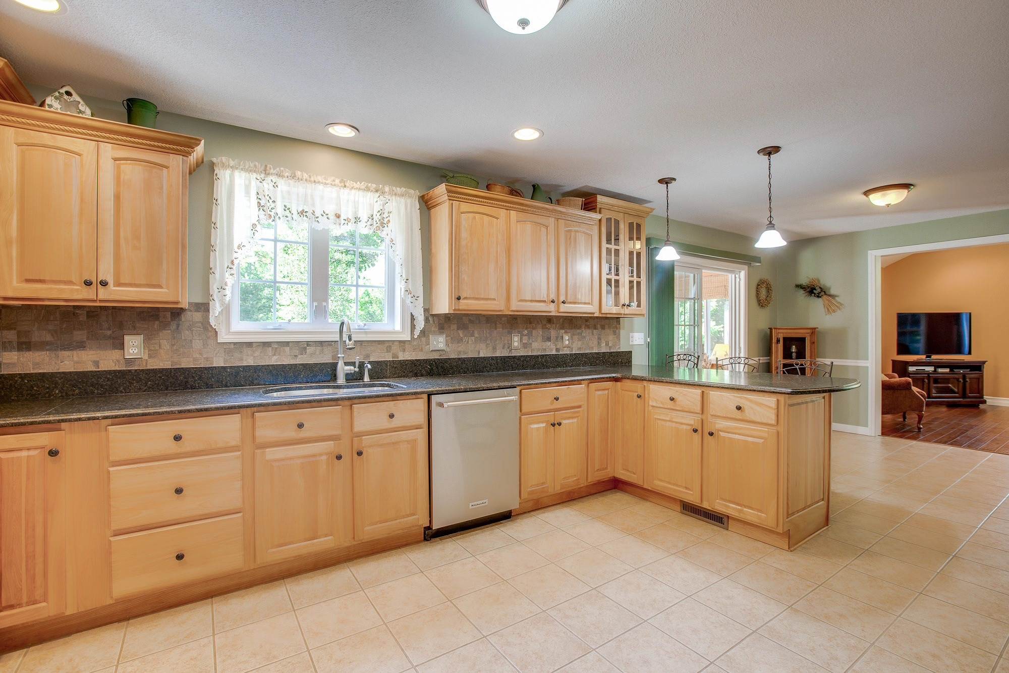 588 Bedford Road New Boston, NH 03070 - Photo 16 of 36