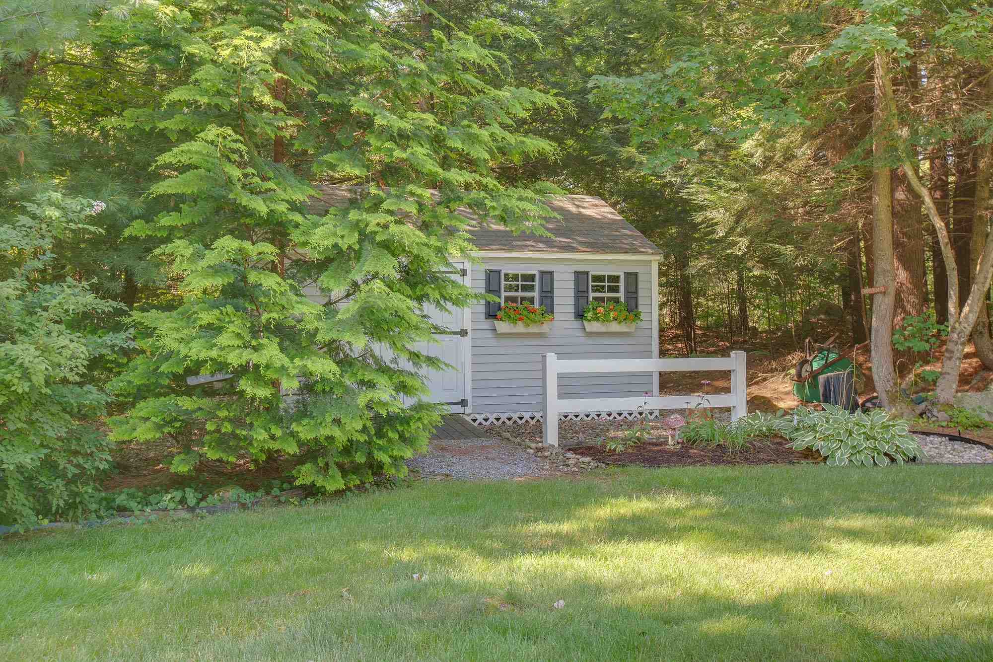 588 Bedford Road New Boston, NH 03070 - Photo 32 of 36