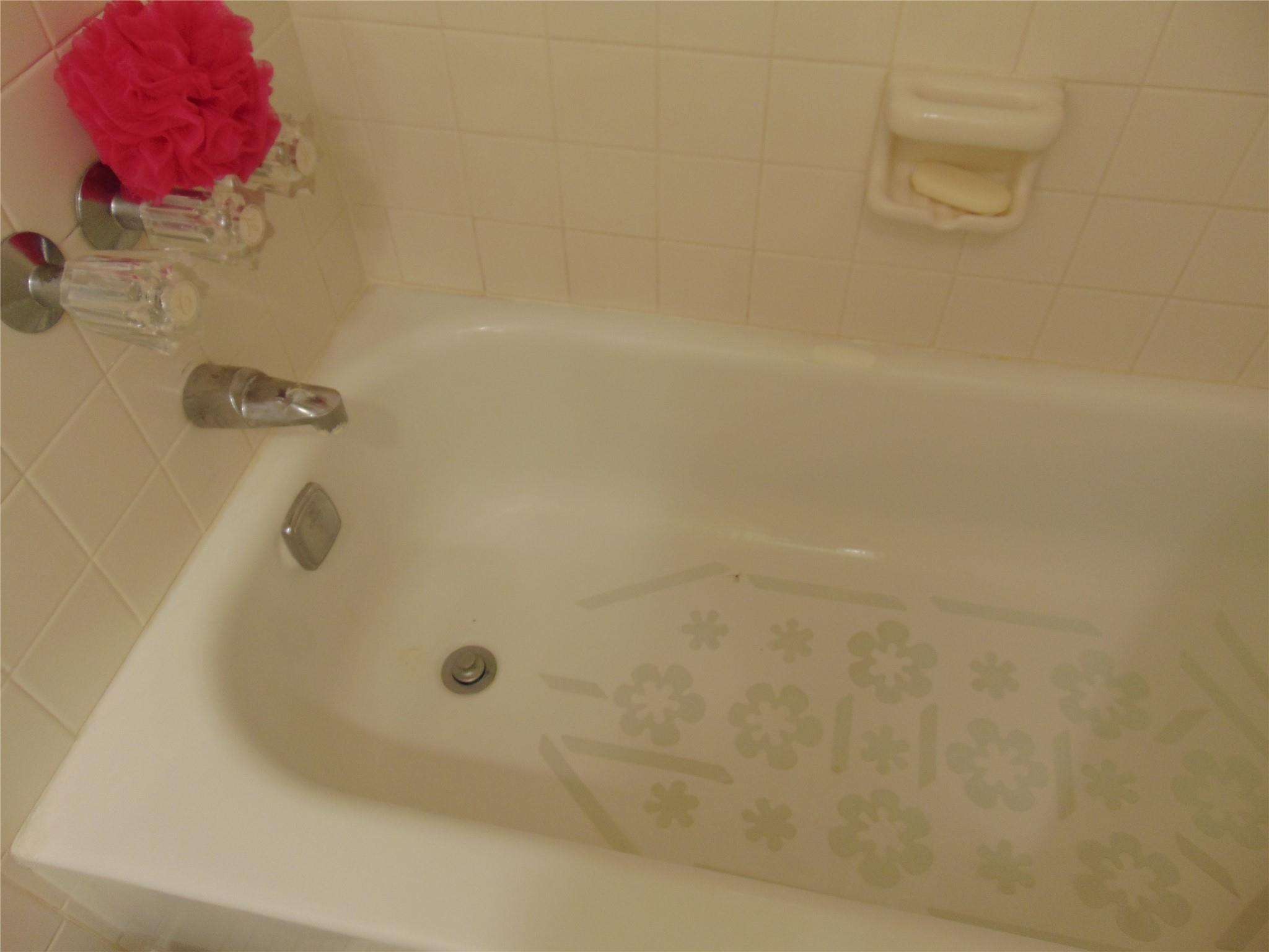 9788 Marina Boulevard, Unit 313 Boca Raton, FL 33428 - Photo 42 of 65 COMBINATION TUB AND SHOWER