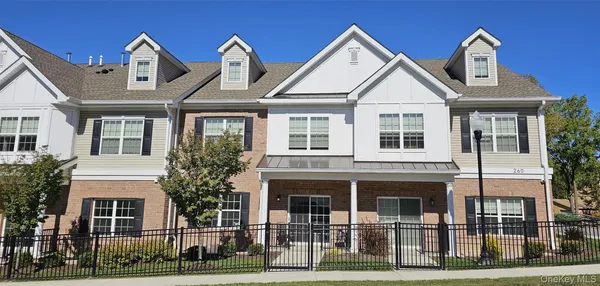 $3,095 | 260 West Main Street, Unit 11, Goshen, NY 10924