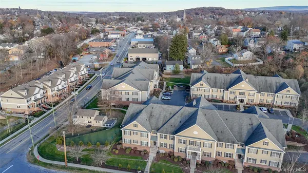 $3,095 | 260 West Main Street, Unit 11, Goshen, NY 10924