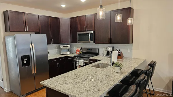 $3,095 | 260 West Main Street, Unit 11, Goshen, NY 10924