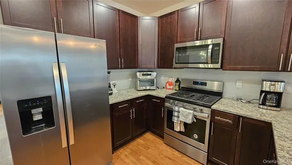 $3,095 | 260 West Main Street, Unit 11, Goshen, NY 10924