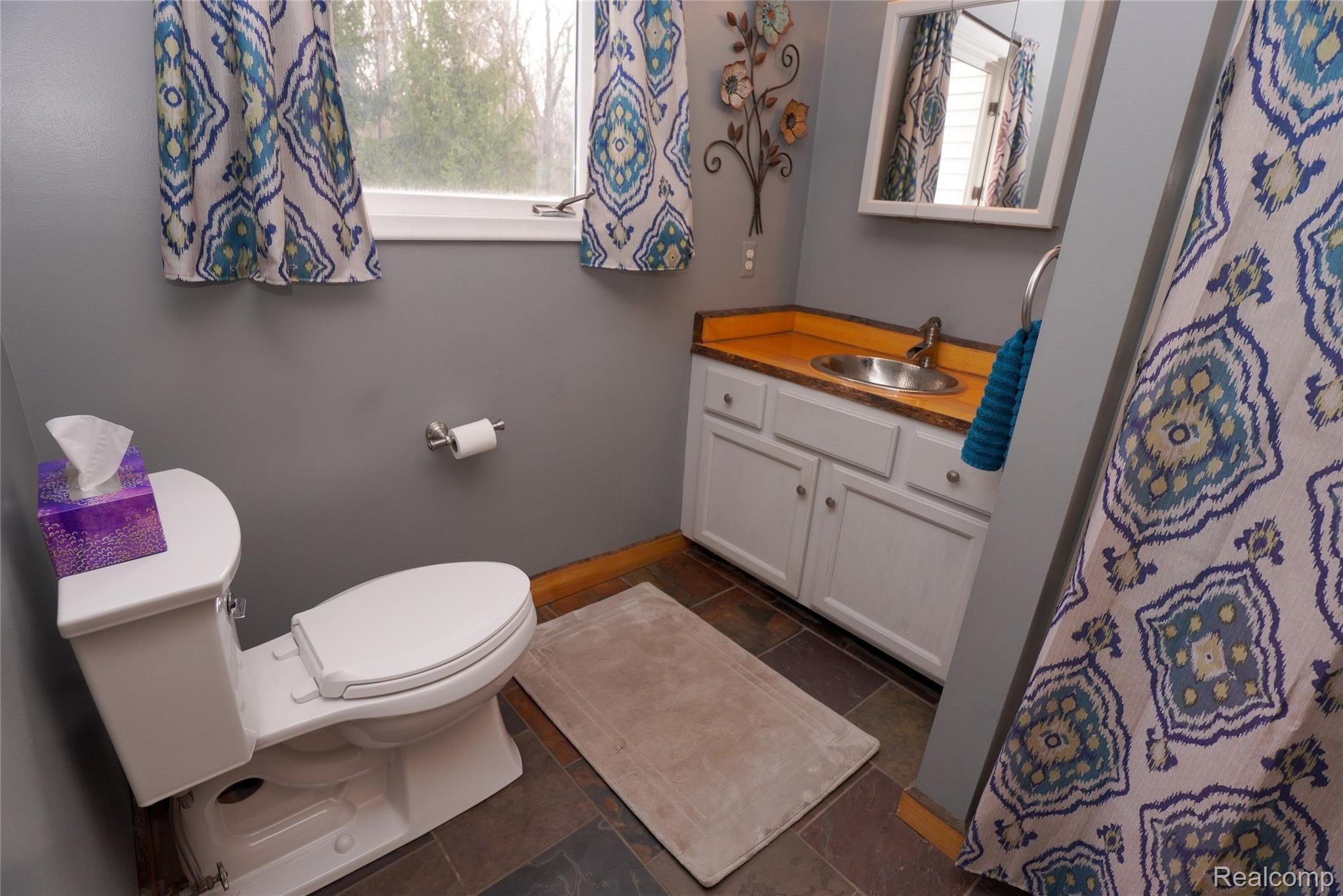 6996 Crofoot Road Fowlerville, MI 48836 - Photo 15 of 36 Updated Master Full Bath!