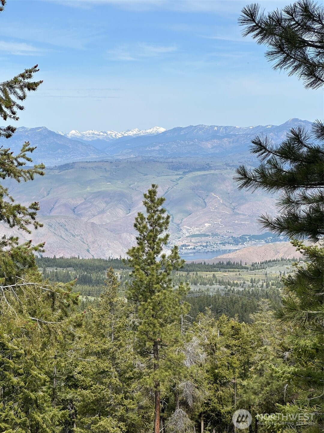 420 Hummingbird Road East Wenatchee, WA 98802 - Photo 1 of 22 Gallery Image 1