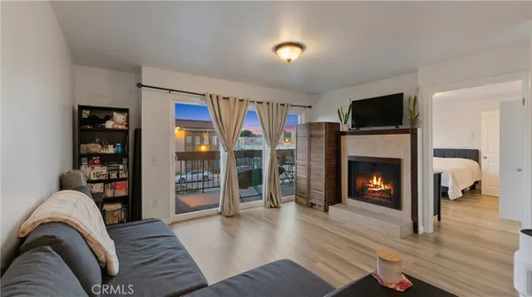 a building view with outdoor space