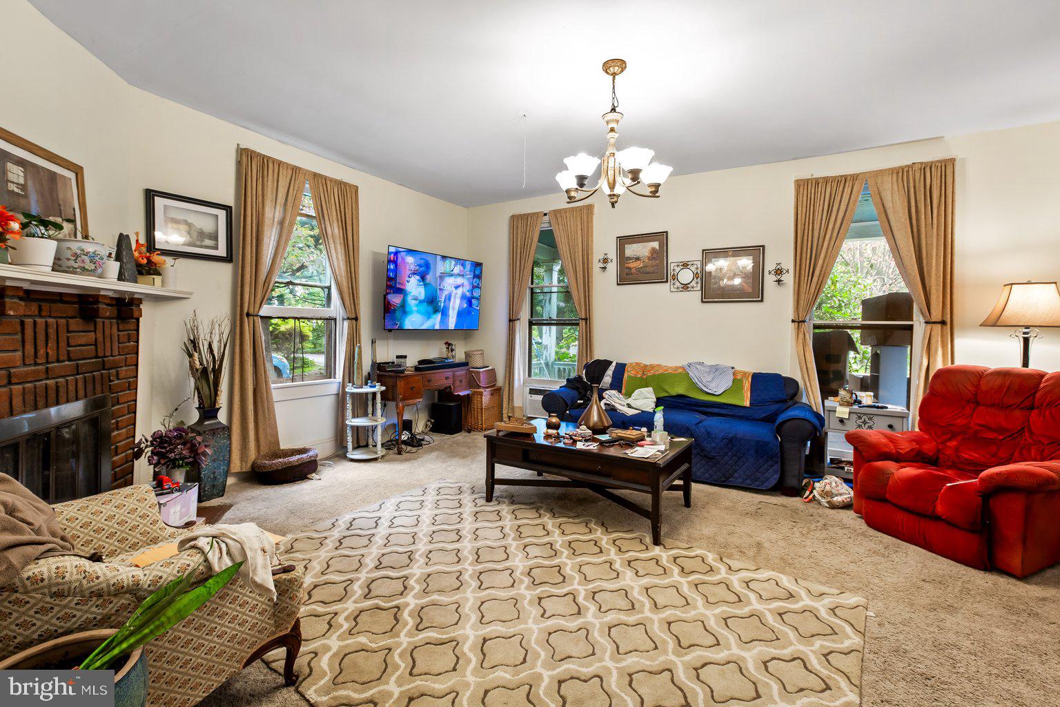 29 North Rolling Road Catonsville, MD 21228 - Photo 8 of 33 Gallery Image 8