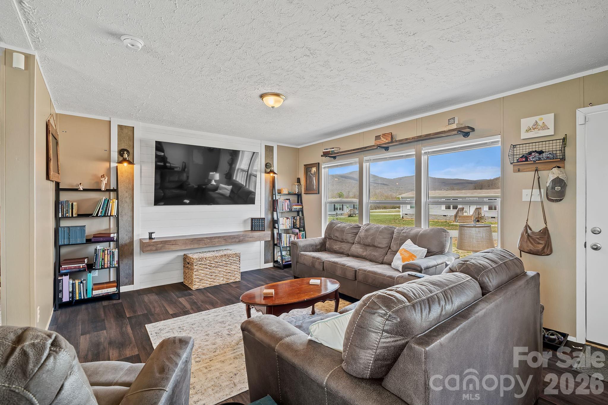 59 Alberto Way Hendersonville, NC 28792 - Photo 2 of 27