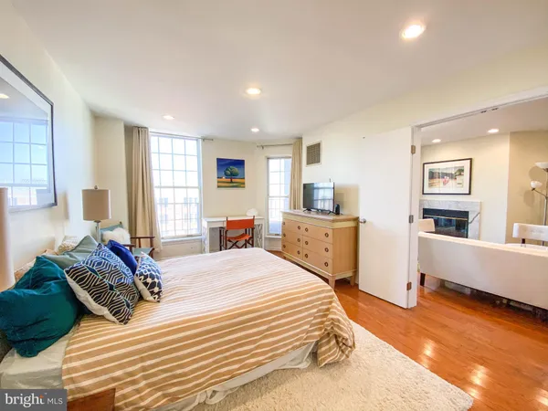 $2,900 | 1230 23rd Street Northwest, Unit 902, Washington, DC 20037