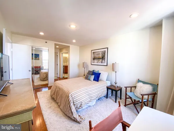 $2,900 | 1230 23rd Street Northwest, Unit 902, Washington, DC 20037