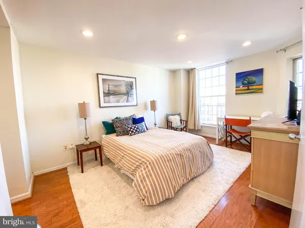 $2,900 | 1230 23rd Street Northwest, Unit 902, Washington, DC 20037