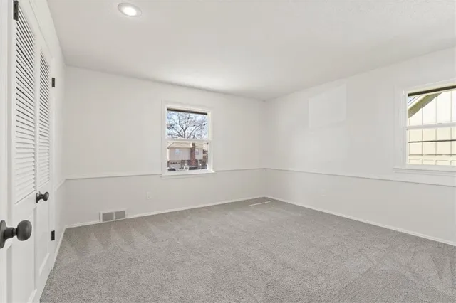 $525,000 | 8512 West 98th Street, Overland Park, KS 66212