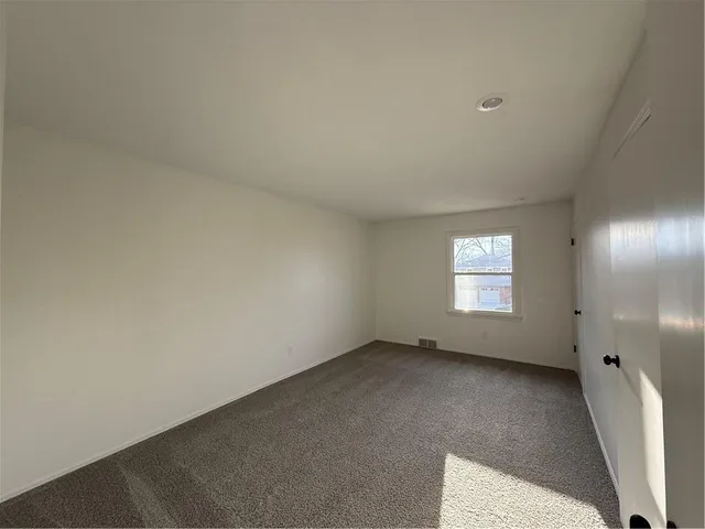 $525,000 | 8512 West 98th Street, Overland Park, KS 66212