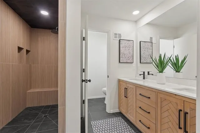 $525,000 | 8512 West 98th Street, Overland Park, KS 66212