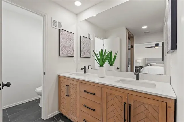 $525,000 | 8512 West 98th Street, Overland Park, KS 66212