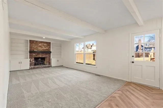 $525,000 | 8512 West 98th Street, Overland Park, KS 66212