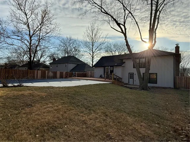 $525,000 | 8512 West 98th Street, Overland Park, KS 66212