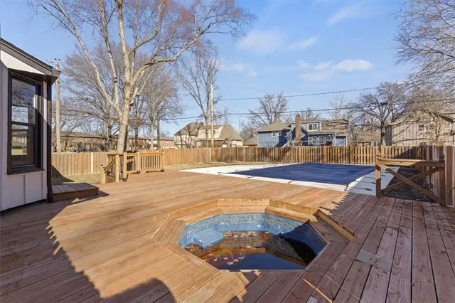 $525,000 | 8512 West 98th Street, Overland Park, KS 66212