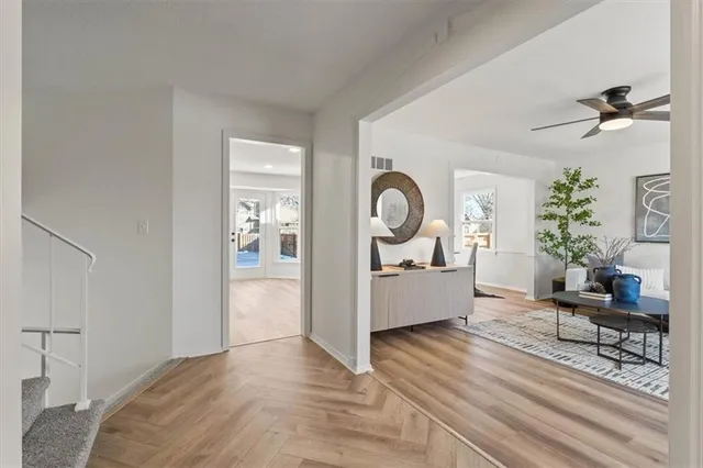 $525,000 | 8512 West 98th Street, Overland Park, KS 66212