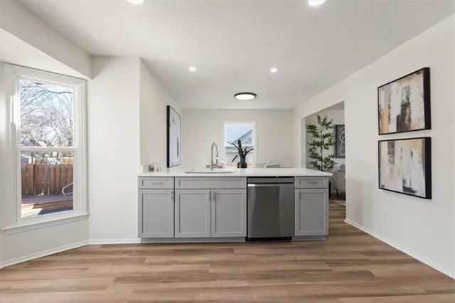 $525,000 | 8512 West 98th Street, Overland Park, KS 66212