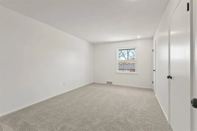 $525,000 | 8512 West 98th Street, Overland Park, KS 66212