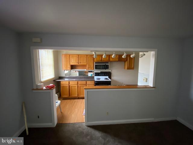 247 Glendale Road Upper Darby, PA 19082 - Photo 6 of 22