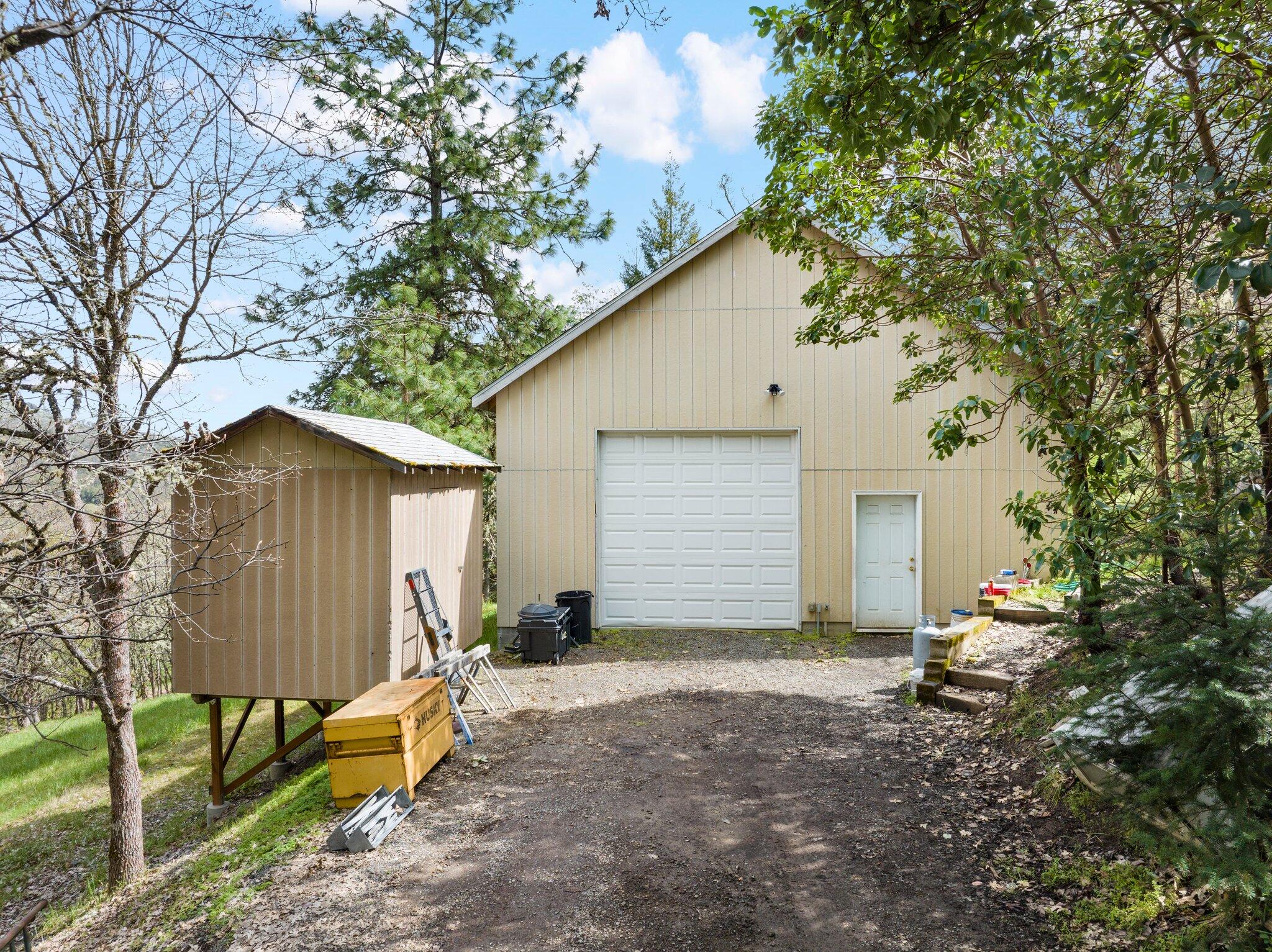 3879 Andrews Road Medford, OR 97501 - Photo 27 of 41 A32