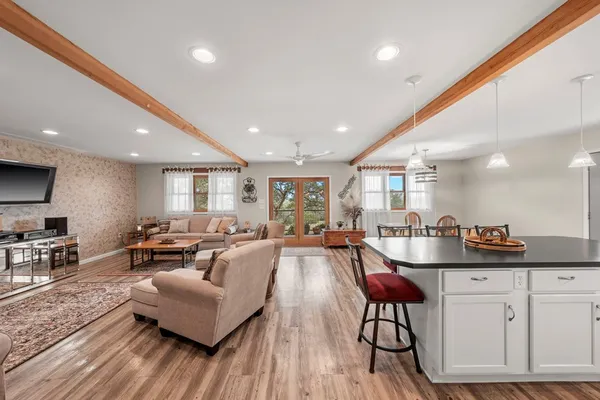 $795,000 | 123 West Northridge Dr Mountain, Mountain Home, TX 78058