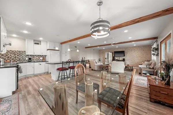 $795,000 | 123 West Northridge Dr Mountain, Mountain Home, TX 78058