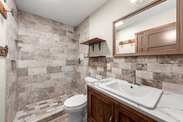 $795,000 | 123 West Northridge Dr Mountain, Mountain Home, TX 78058