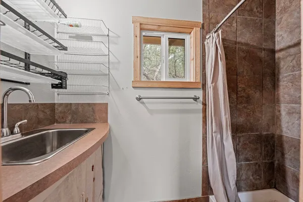 $795,000 | 123 West Northridge Dr Mountain, Mountain Home, TX 78058