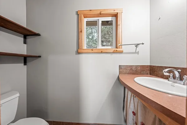 $795,000 | 123 West Northridge Dr Mountain, Mountain Home, TX 78058