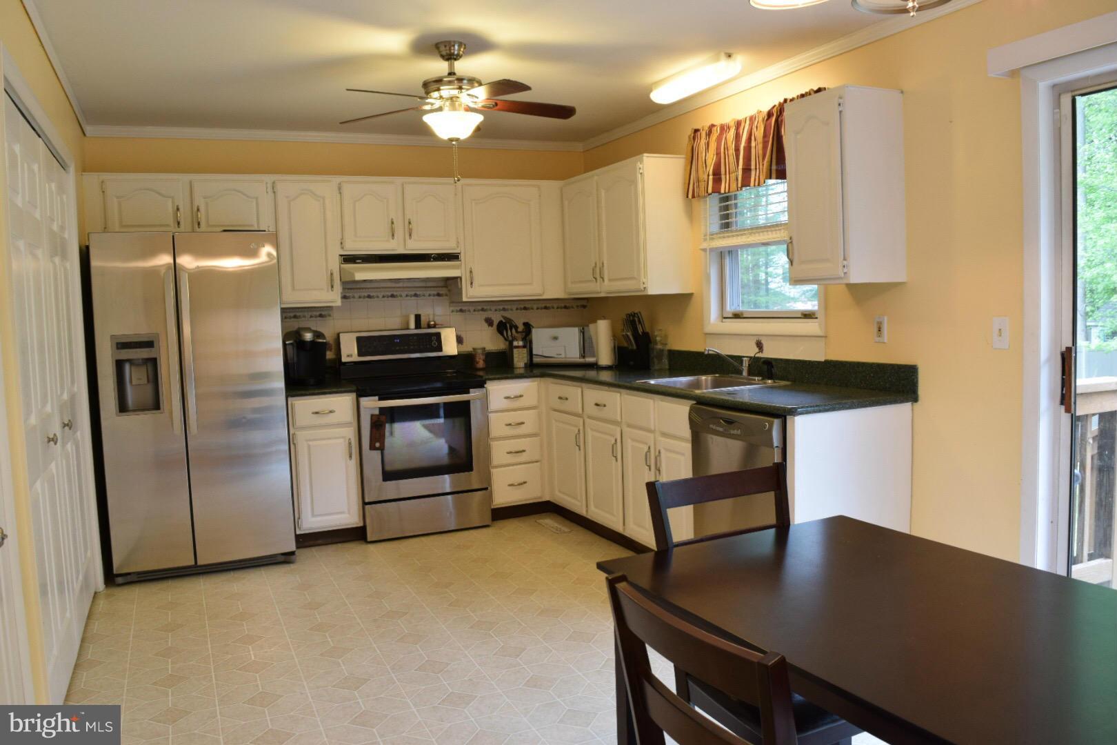 628 Romancoke Road Stevensville, MD 21666 - Photo 2 of 19 Kitchen
