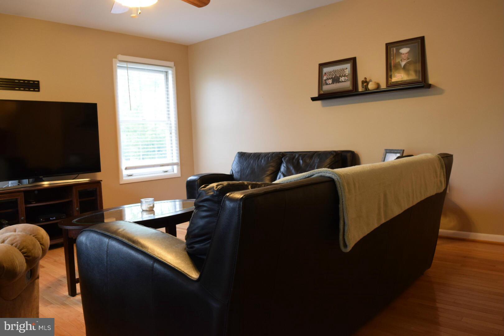 628 Romancoke Road Stevensville, MD 21666 - Photo 5 of 19 Living Room