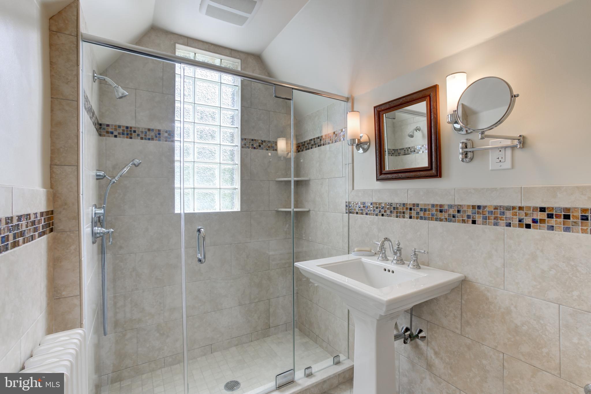 3 Church Road Wallingford, PA 19086 - Photo 29 of 41 En Suite Bathroom