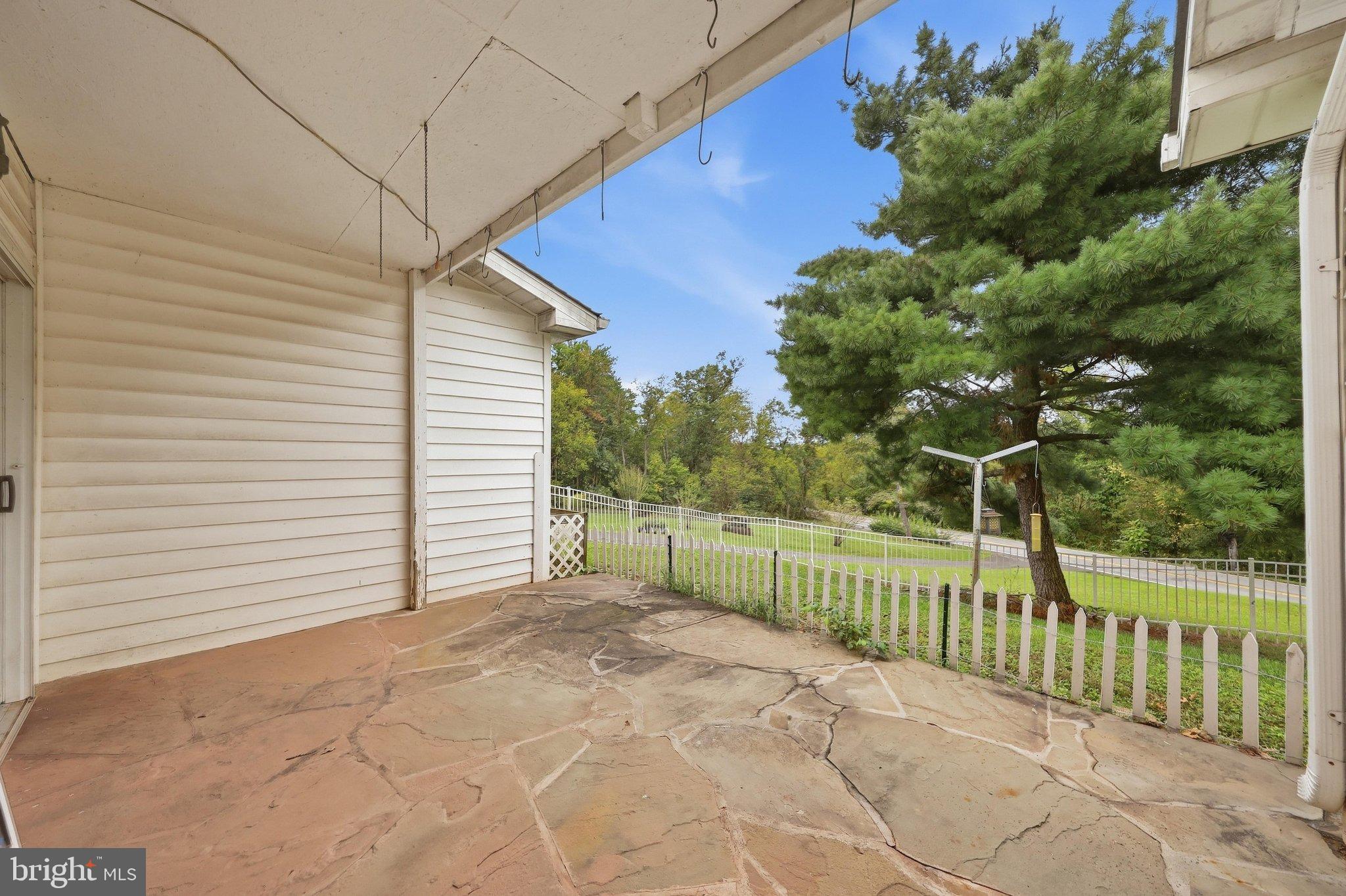 12349 Layman Road Thurmont, MD 21788 - Photo 39 of 50 Front Porch