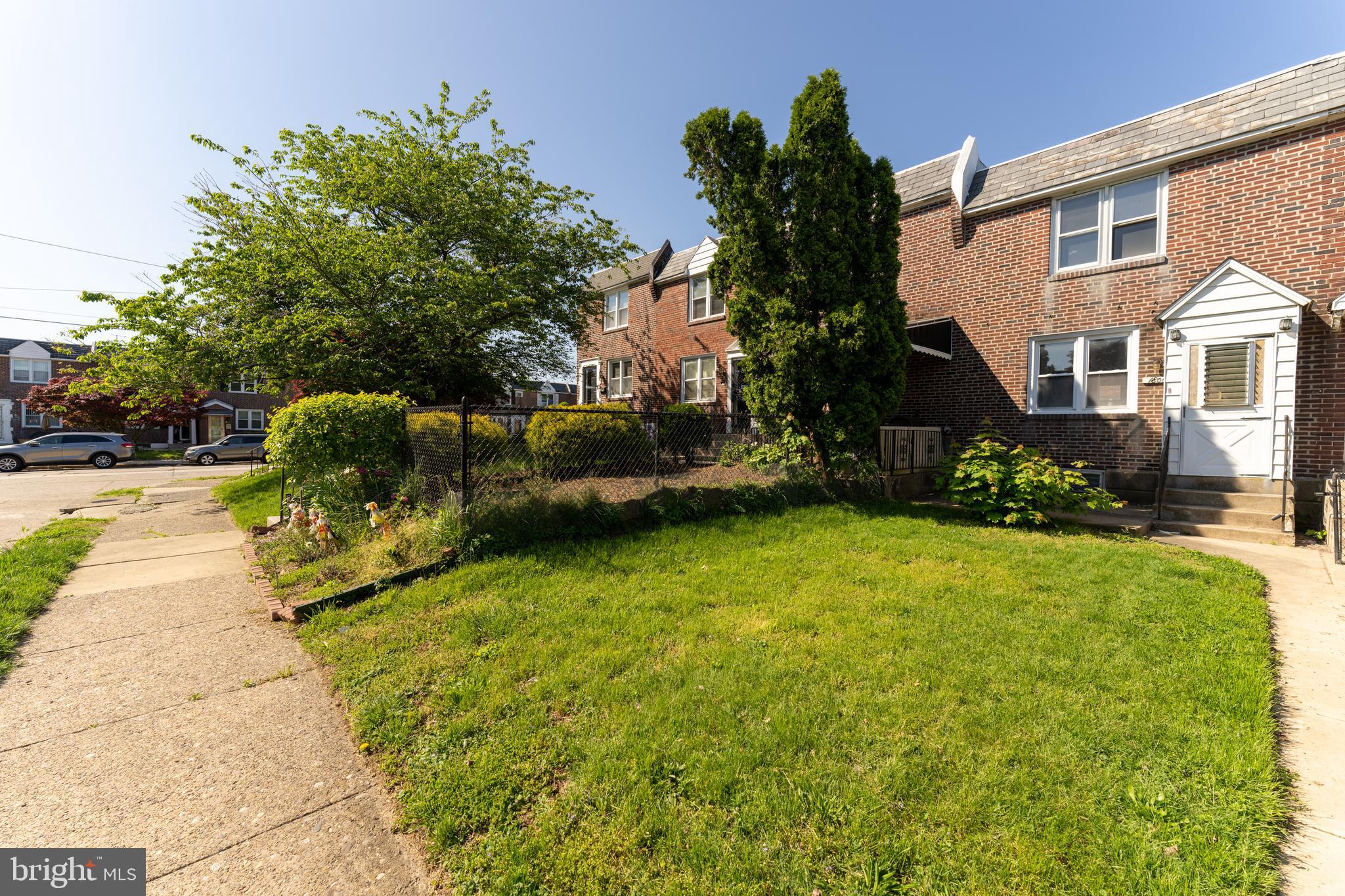 1806 Farrington Road Philadelphia, PA 19151 - Photo 2 of 29 Gallery Image 2