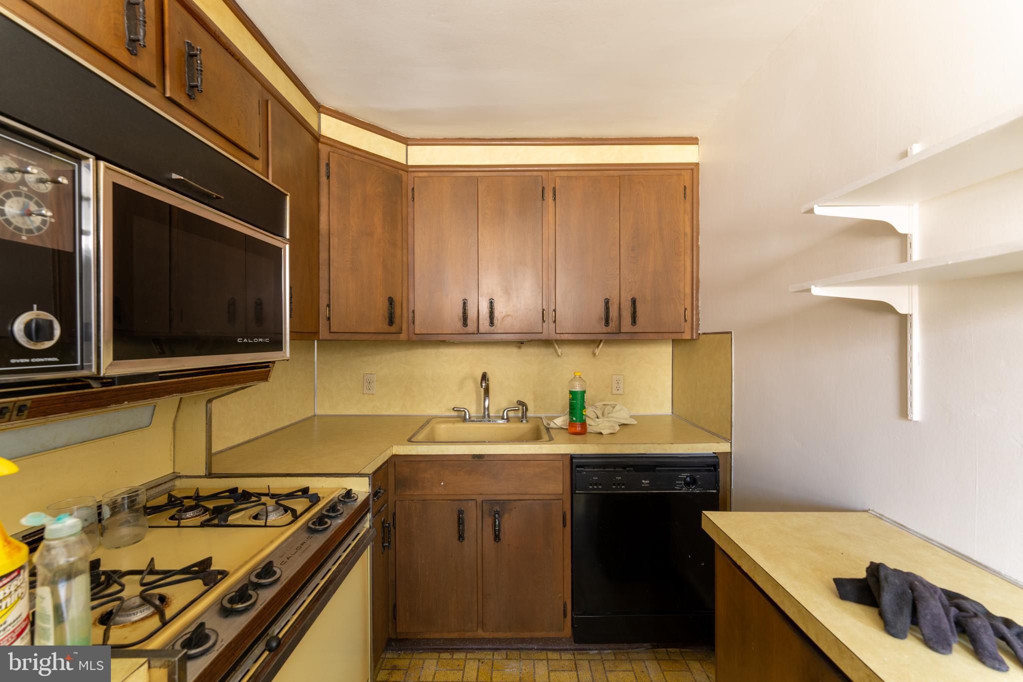 1806 Farrington Road Philadelphia, PA 19151 - Photo 12 of 29 Gallery Image 12