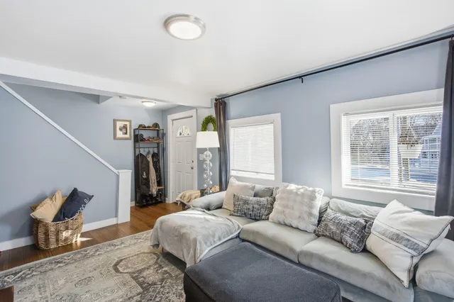 $399,900 | 29 Central Street, Derry, NH 03038