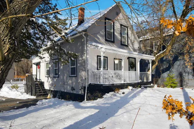 $399,900 | 29 Central Street, Derry, NH 03038