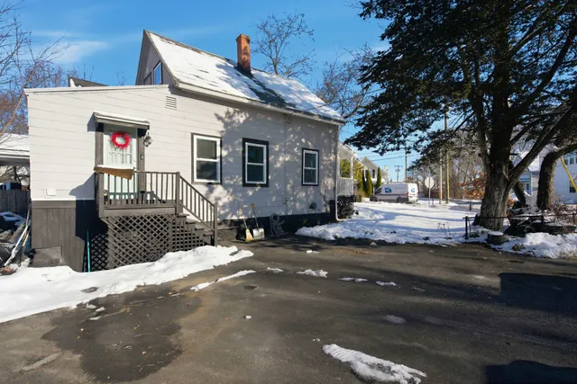 $399,900 | 29 Central Street, Derry, NH 03038