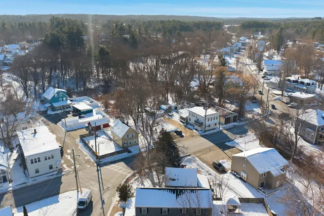 $399,900 | 29 Central Street, Derry, NH 03038