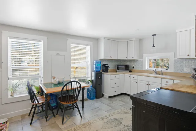 $399,900 | 29 Central Street, Derry, NH 03038