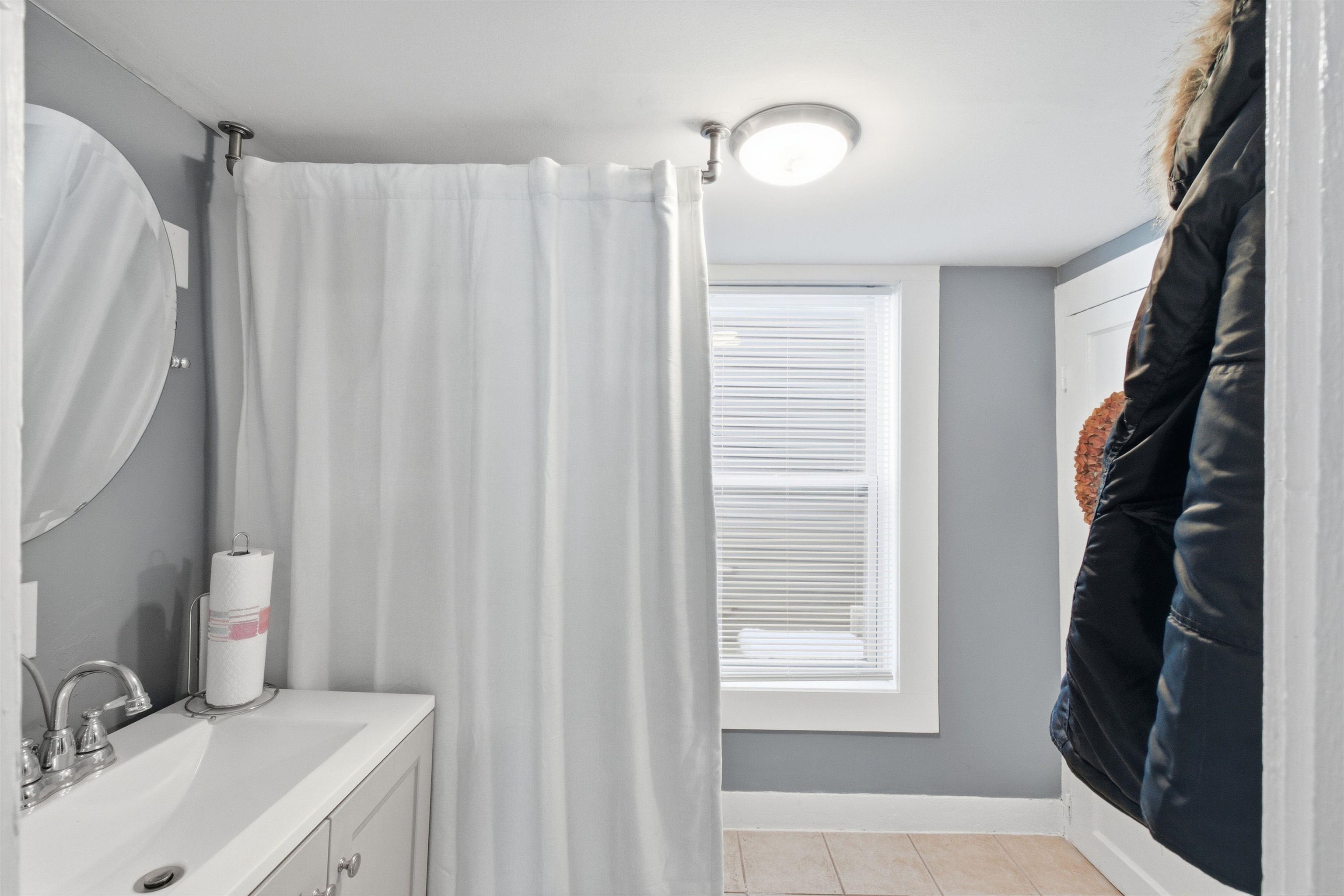 29 Central Street Derry, NH 03038 - Photo 9 of 41