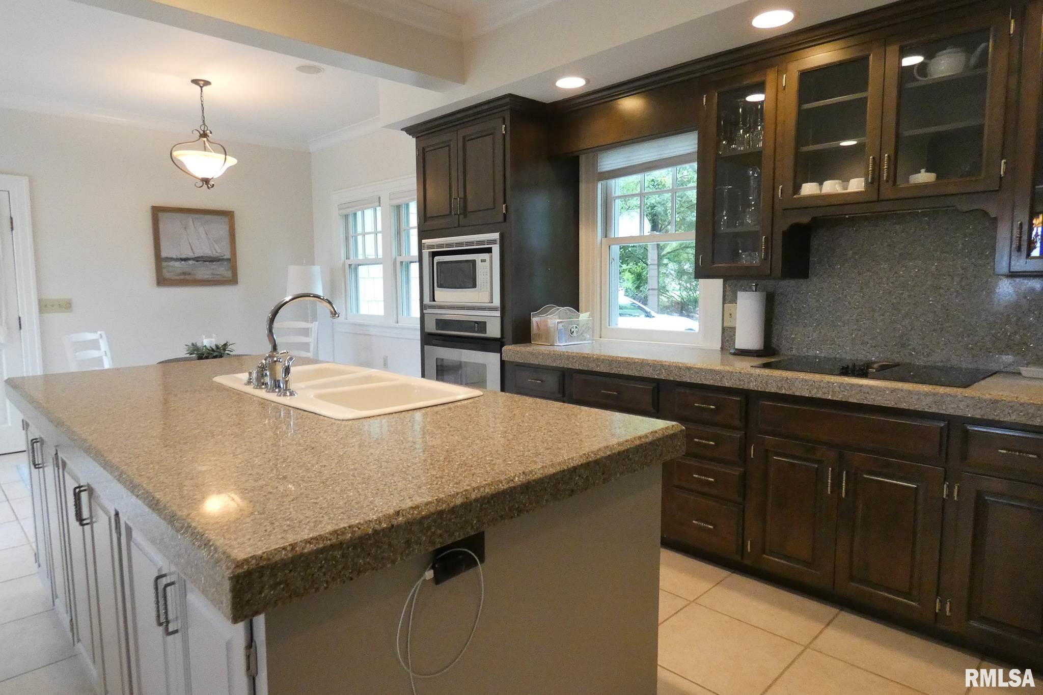 5810 North Prospect Road Peoria, IL 61614 - Photo 15 of 40 Gallery Image 15