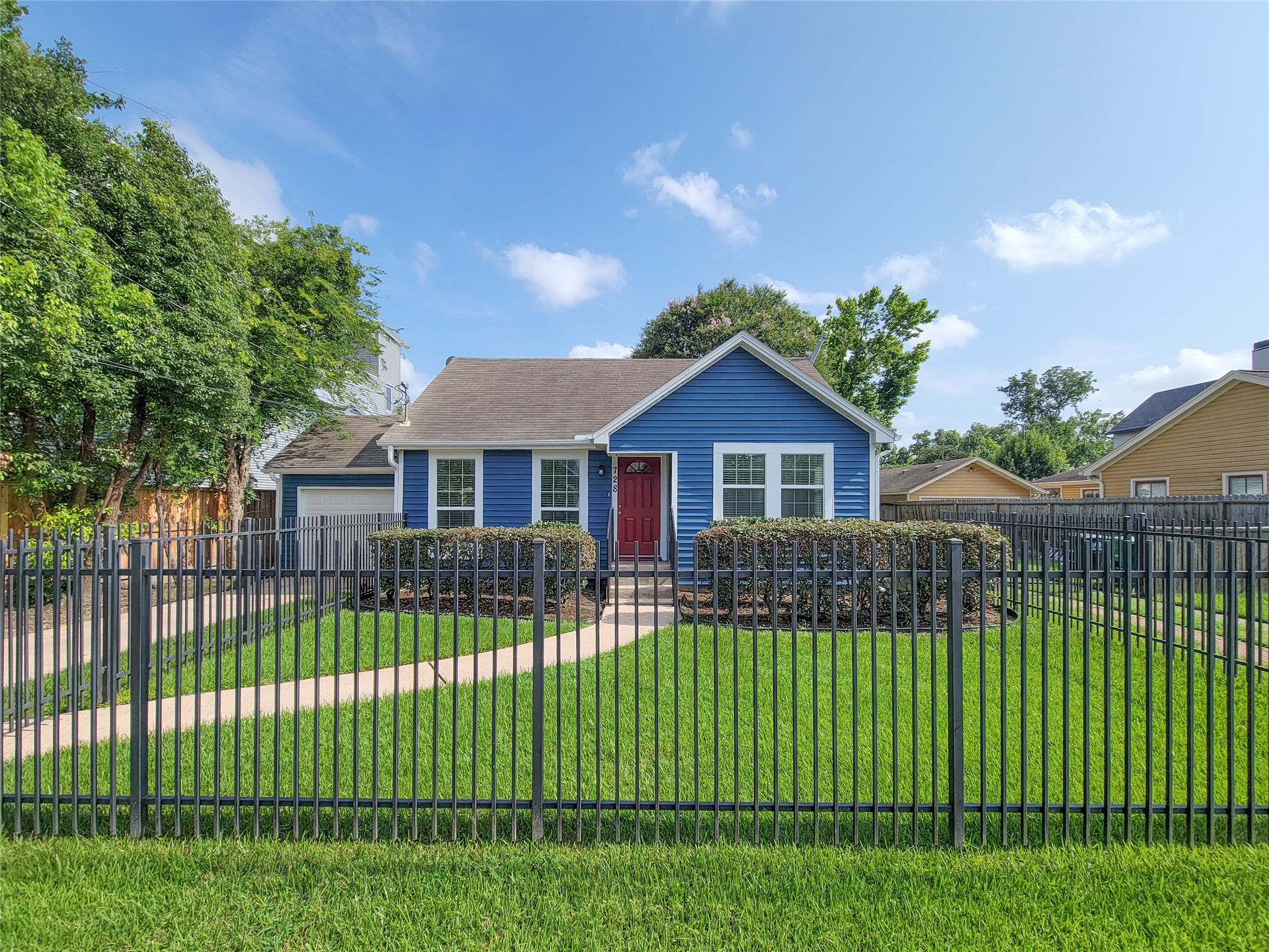 728 East 13th Street Houston, TX 77008 - Photo 4 of 26