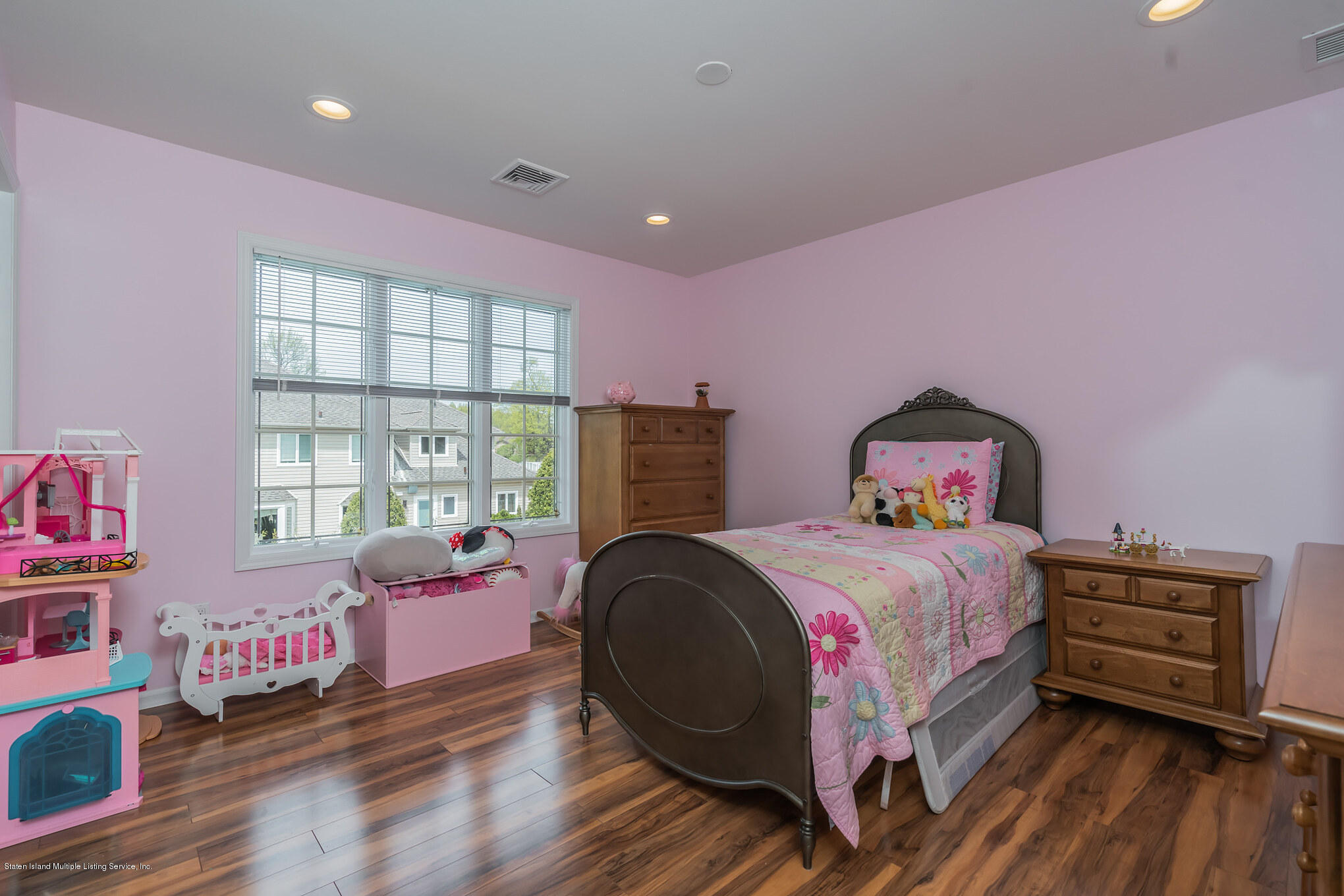 25 Woodvale Loop Staten Island, NY 10309 - Photo 21 of 32 #2 Bedroom