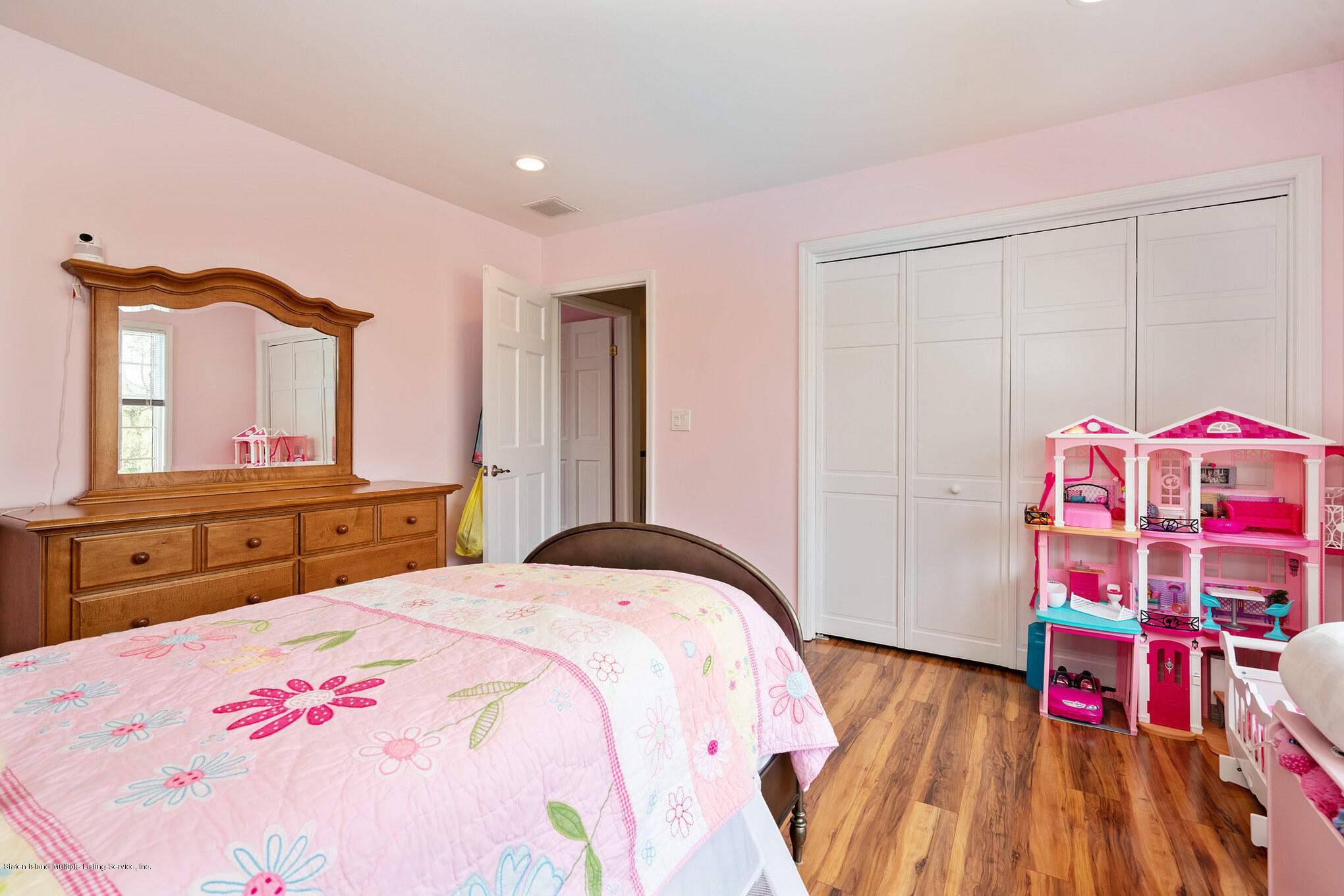 25 Woodvale Loop Staten Island, NY 10309 - Photo 22 of 32 #2 Bedroom