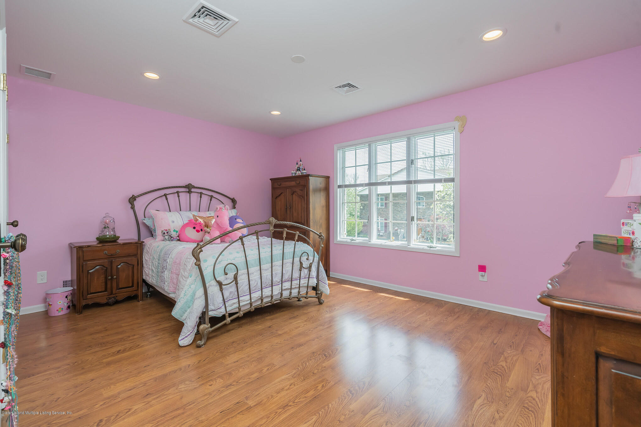 25 Woodvale Loop Staten Island, NY 10309 - Photo 24 of 32 #3 Bedroom
