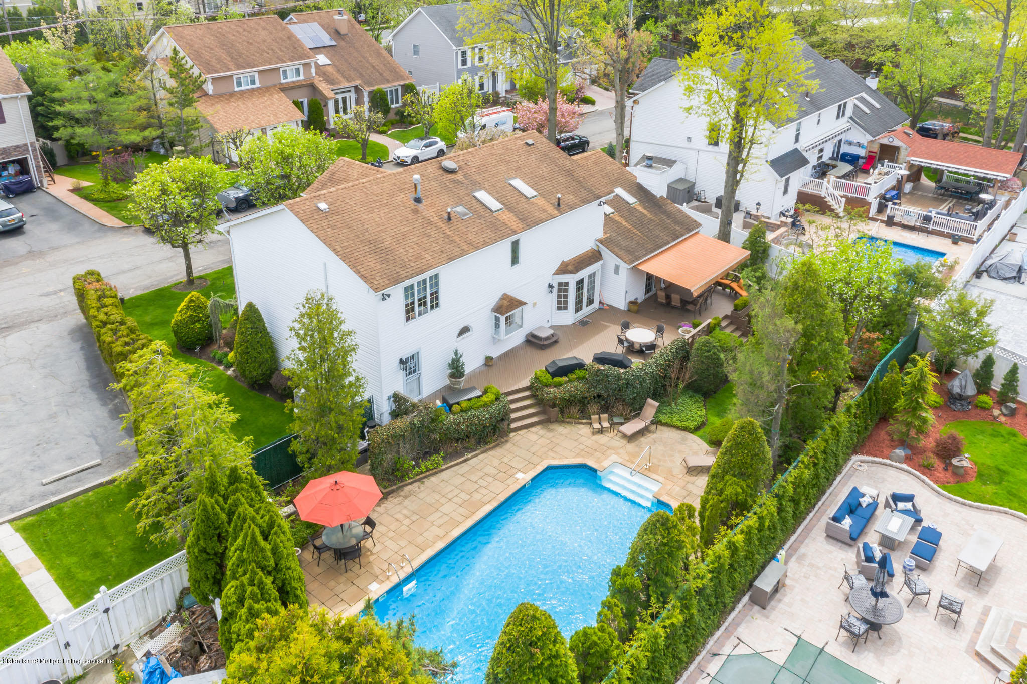 25 Woodvale Loop Staten Island, NY 10309 - Photo 4 of 32 Beautiful surroundings